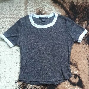 Cropped tee